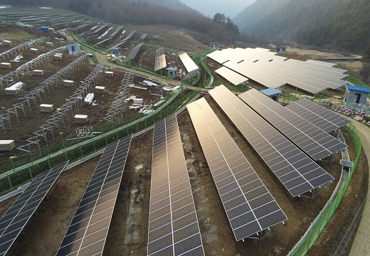Наземное крепление солнечной панели Солнечная конструкция Заземляющий винт Корея 2 . 18 МВт
